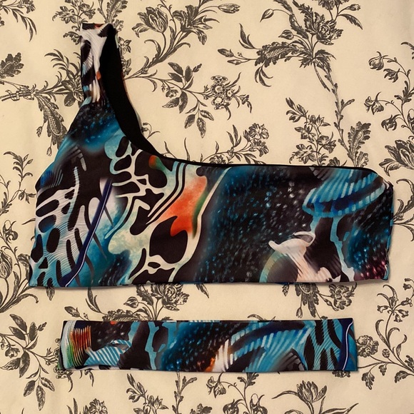 Three Piece Bikini Set - Picture 4 of 4